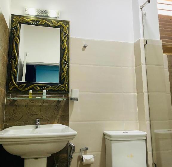 فندق Nilaveli Hybrid Holiday