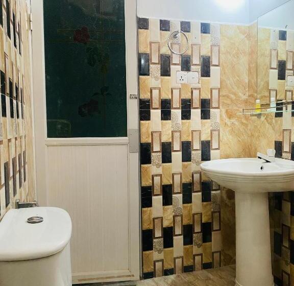 فندق Nilaveli Hybrid Holiday