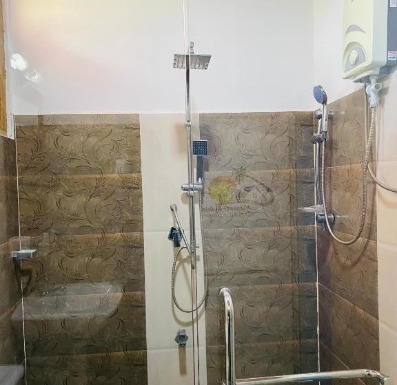 فندق Nilaveli Hybrid Holiday