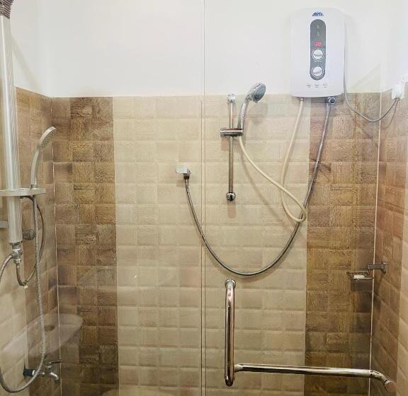 فندق Nilaveli Hybrid Holiday