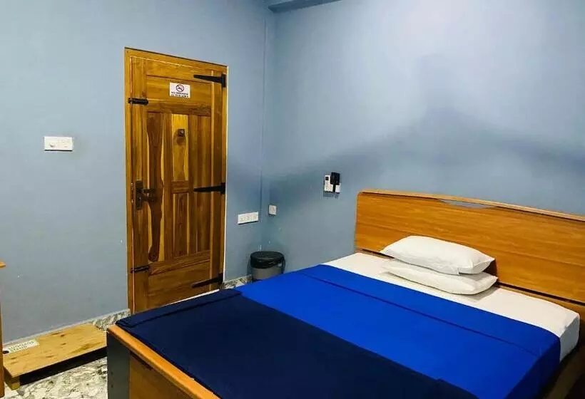 Hotelli Nilaveli Hybrid Holiday