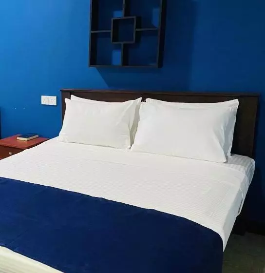 Hotelli Nilaveli Hybrid Holiday