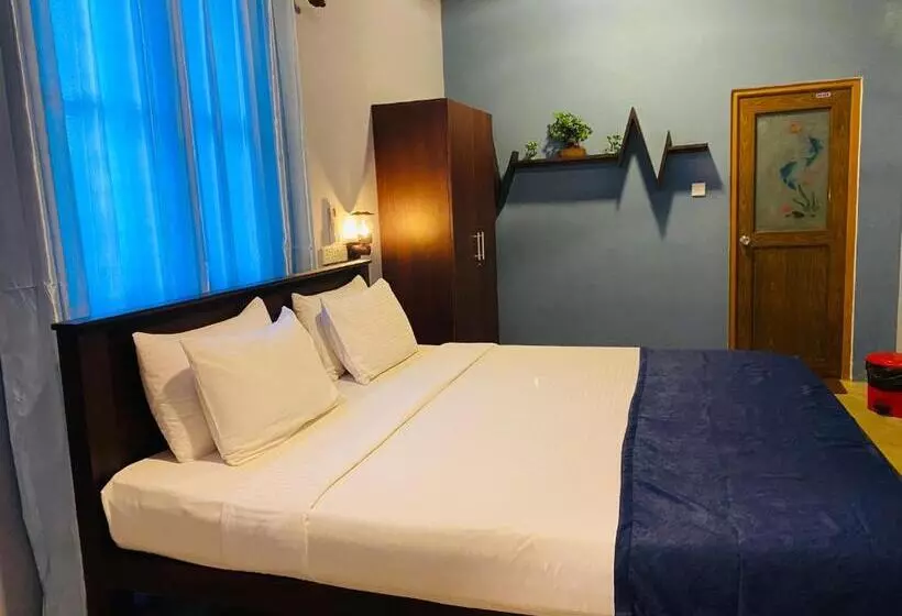 Hotelli Nilaveli Hybrid Holiday