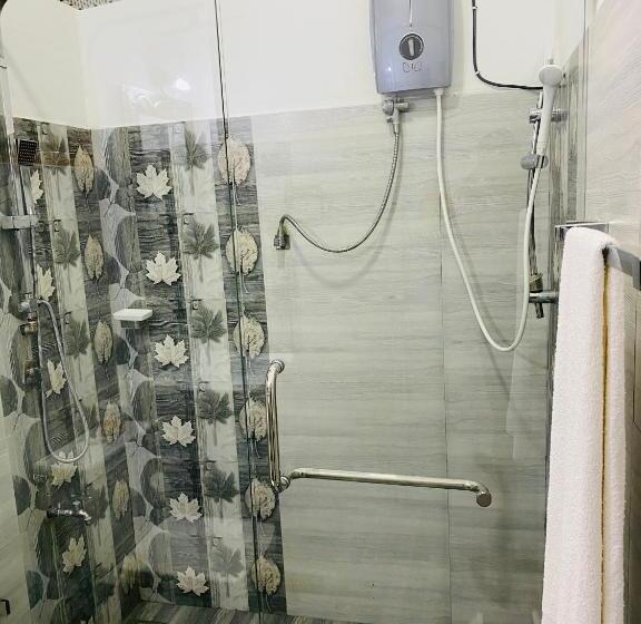 فندق Nilaveli Hybrid Holiday