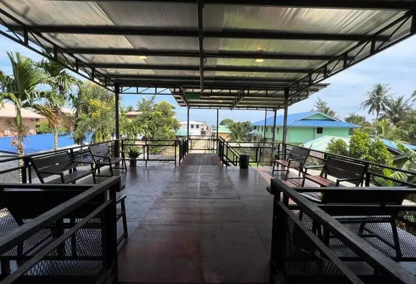 ペンション Paya Debloc Village