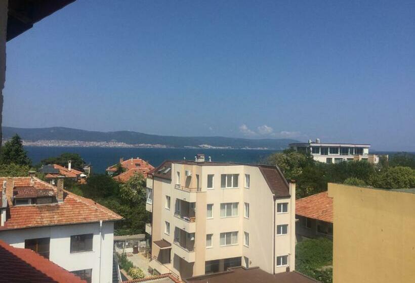 פנסיון Guest House Briz