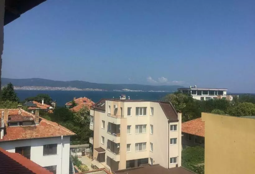 Majatalo Guest House Briz