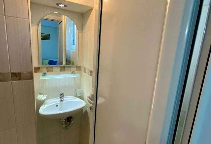 Majatalo Guest House Briz