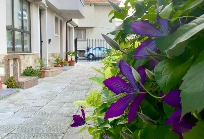 Majatalo Guest House Briz