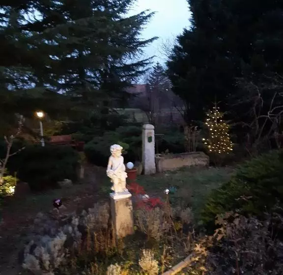 ペンション Villa Magdi Vendégház