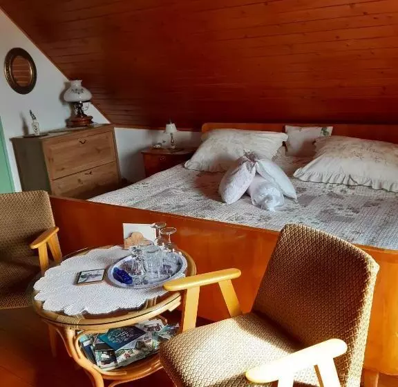 ペンション Villa Magdi Vendégház