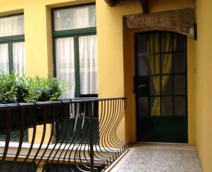 تختخواب و صبحانه Le Muse