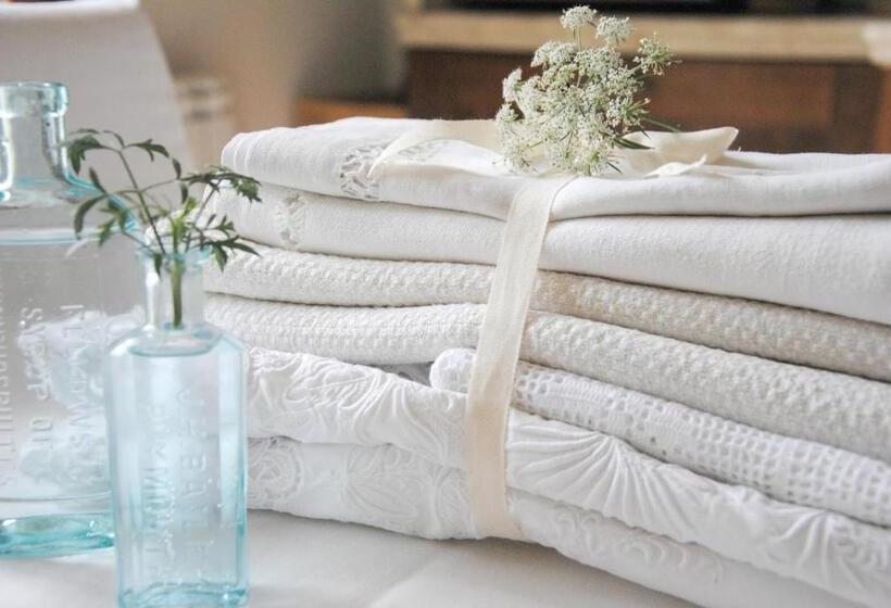 تختخواب و صبحانه Le Muse