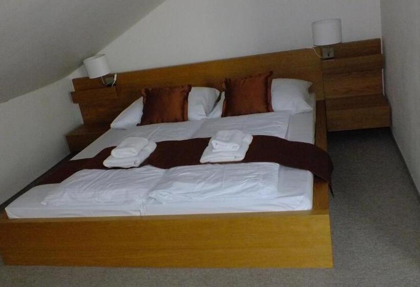 Bed and Breakfast Penzión Dubo