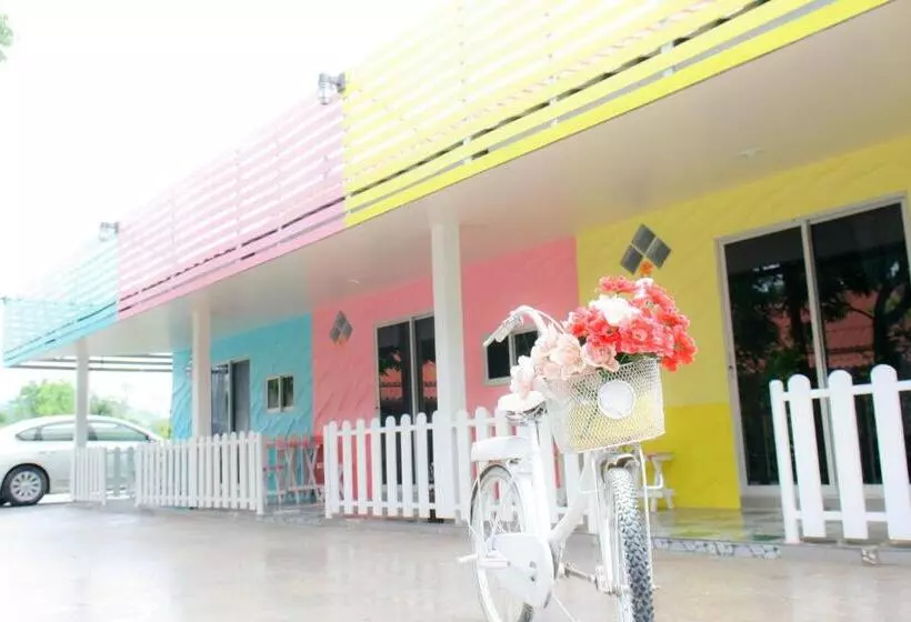 Boathouse Resort Suanphung