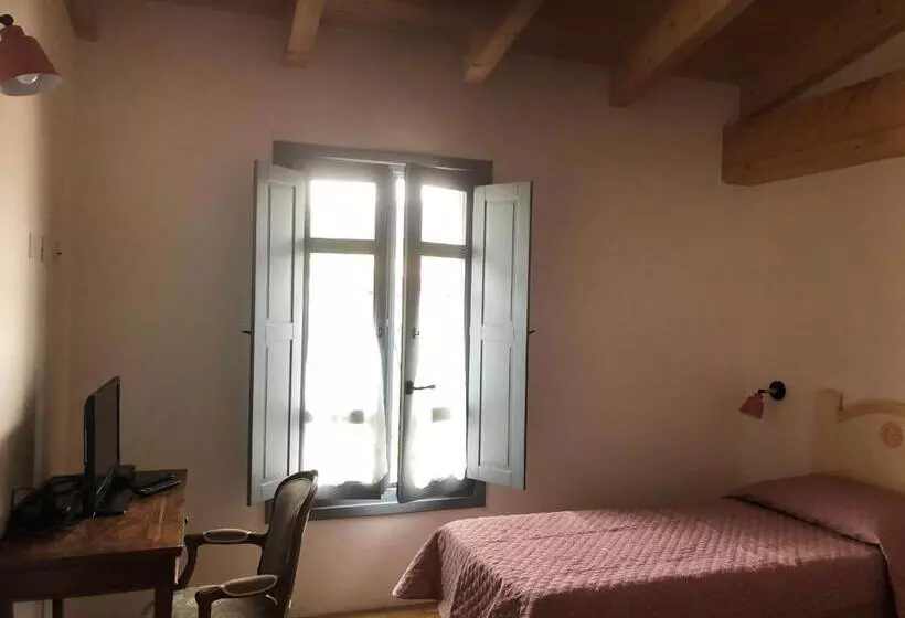 Hotelli Agriturismo La Casa Delle Fate