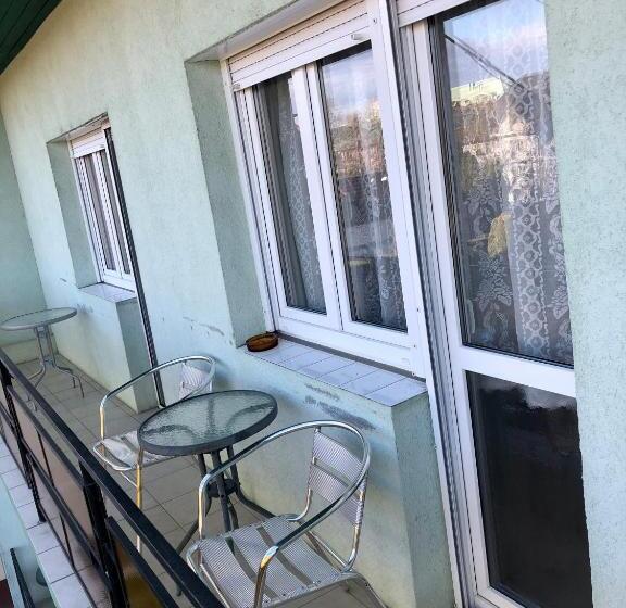 بنسيون Károly Vendégház