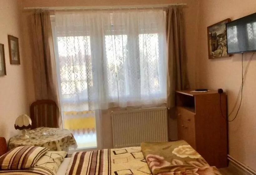 Majatalo Károly Vendégház