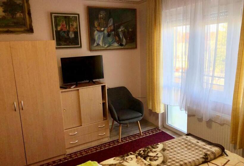 بنسيون Károly Vendégház