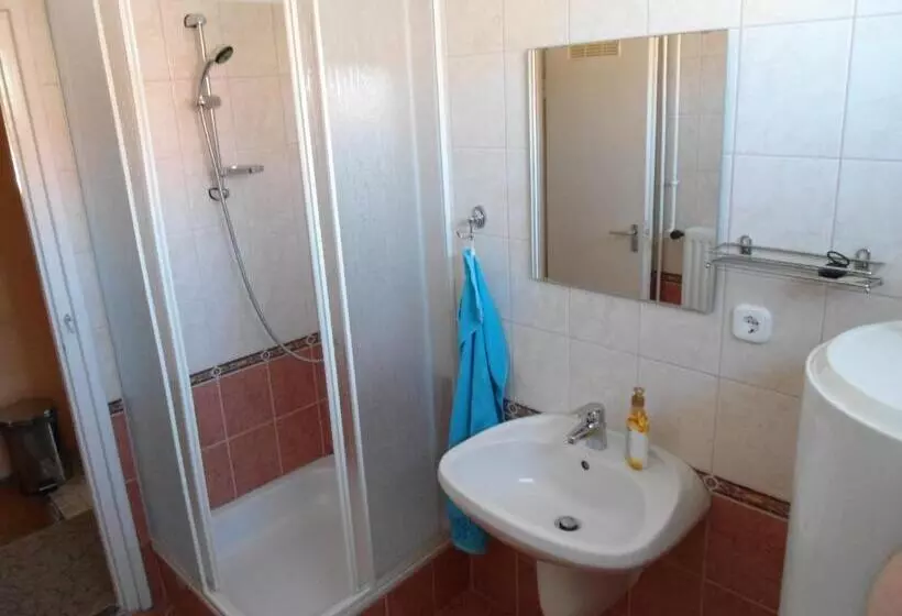 Majatalo Károly Vendégház