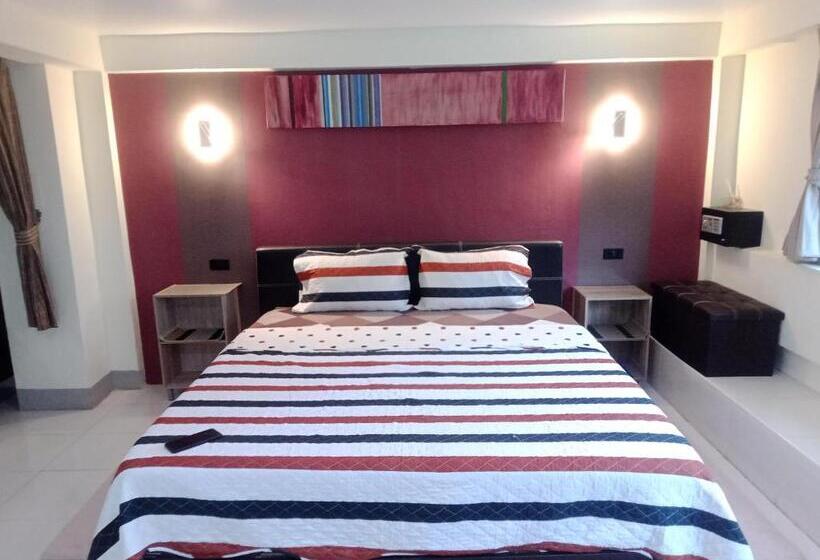 بنسيون Living Room Guesthouse & Cafe Bar