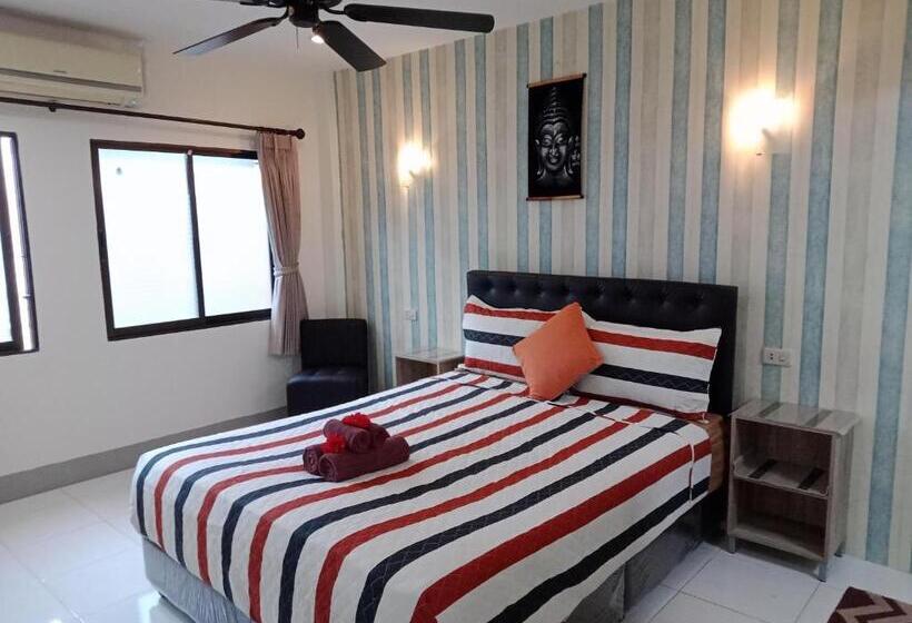 بنسيون Living Room Guesthouse & Cafe Bar