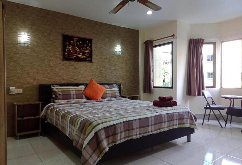 بنسيون Living Room Guesthouse & Cafe Bar