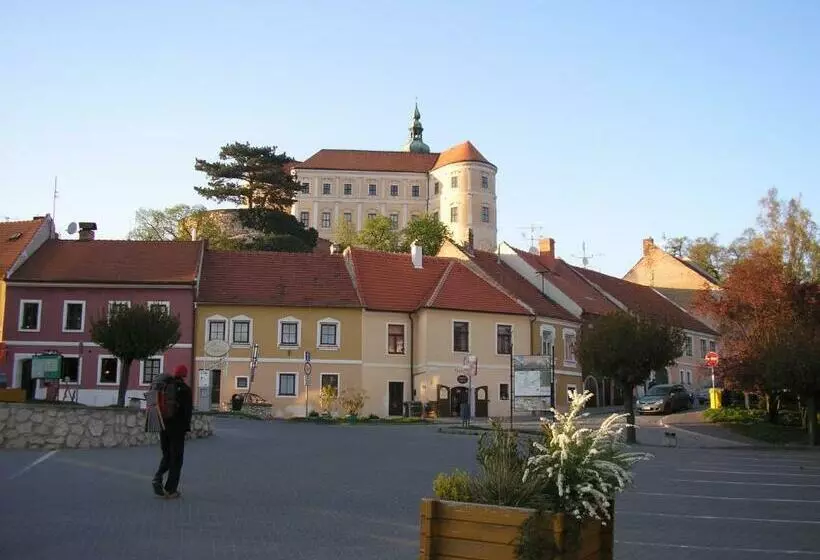 Majatalo Penzion U žabáka