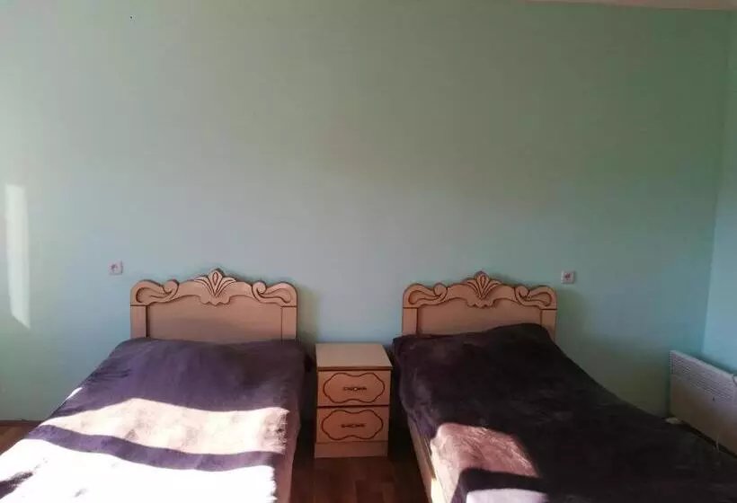 پانسیون Tako S House