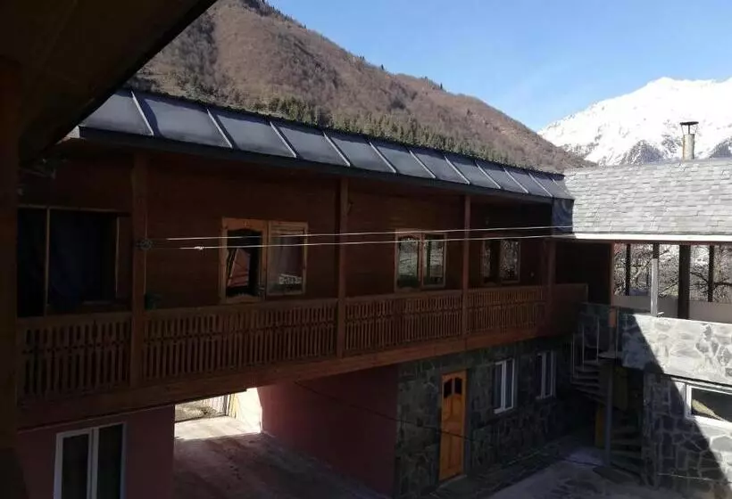 پانسیون Tako S House
