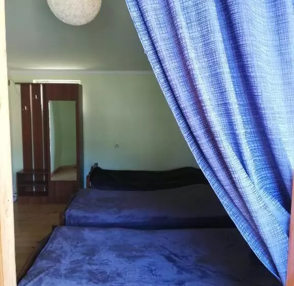 پانسیون Tako S House