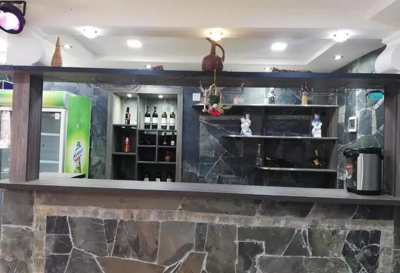 پانسیون Tako S House