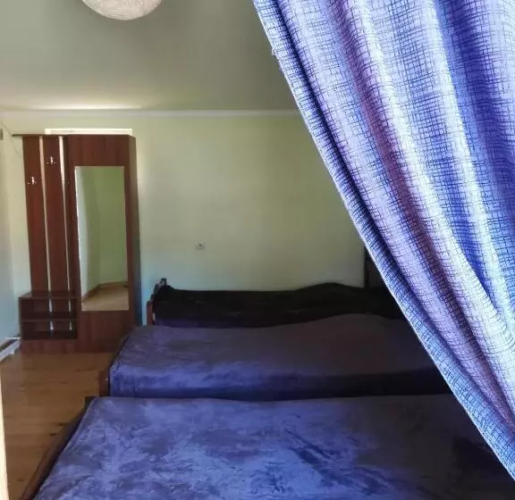 پانسیون Tako S House