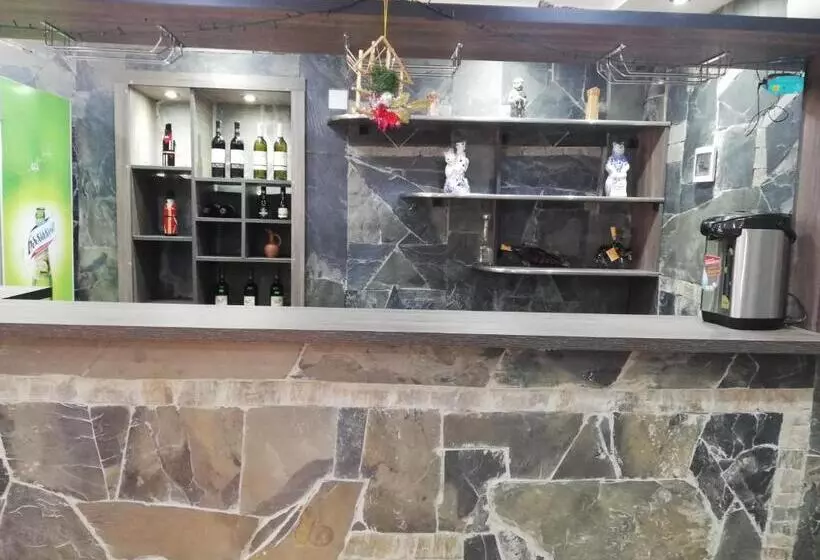 پانسیون Tako S House