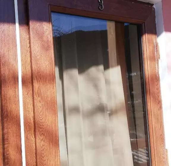 پانسیون Tako S House