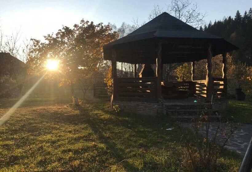 Pensiunea Agroturistica Cristal