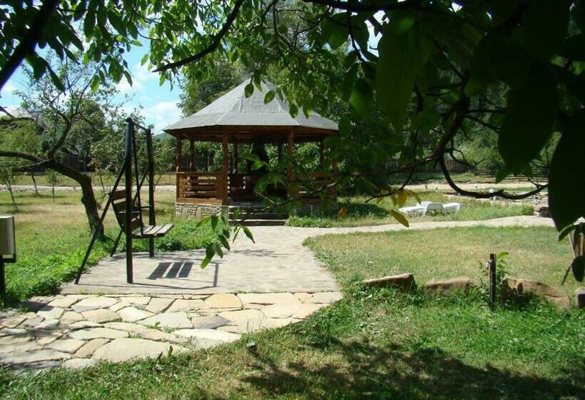 Pensiunea Agroturistica Cristal