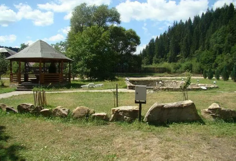 Pensiunea Agroturistica Cristal