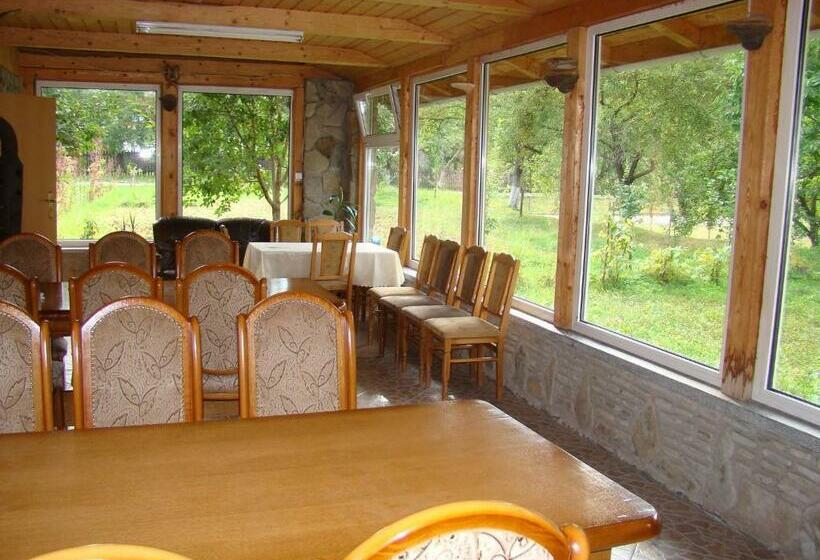 Pensiunea Agroturistica Cristal