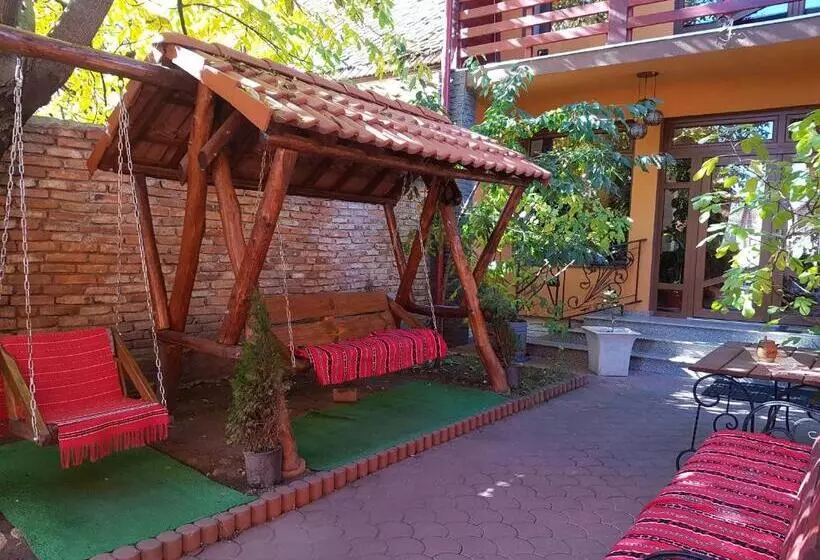 Pensiunea Casa Zarnesteana