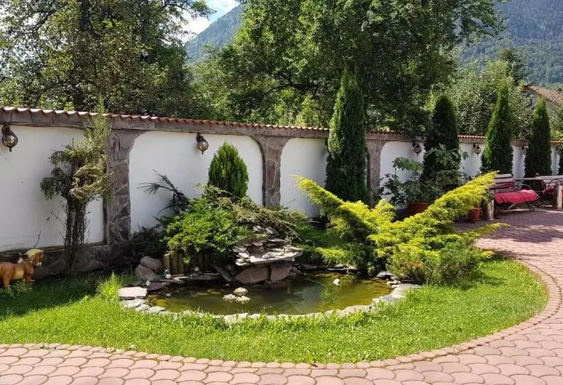 Pensiunea Casa Zarnesteana