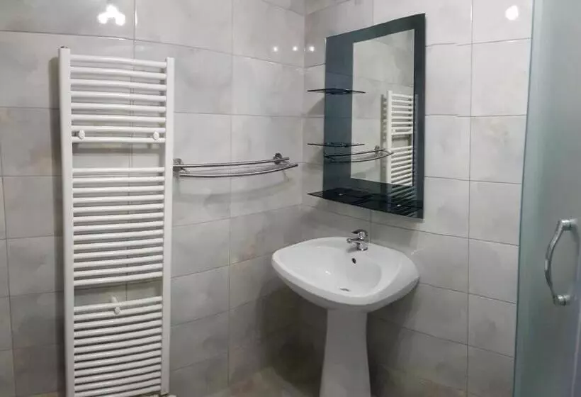 Pensiunea Casa Zarnesteana