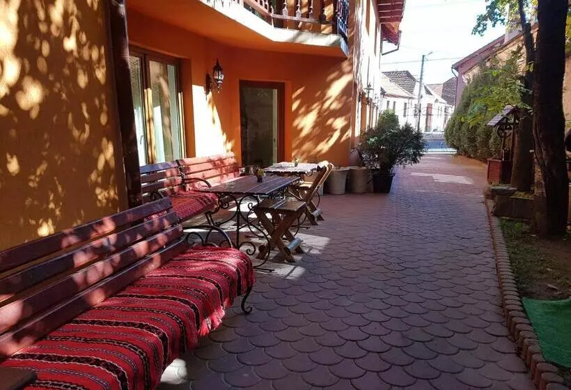 Pensiunea Casa Zarnesteana