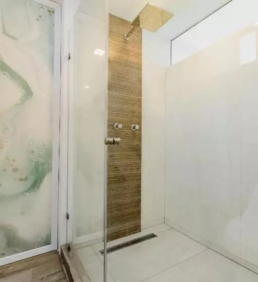 The Ocean Vibes Suites By Casa Paraiso