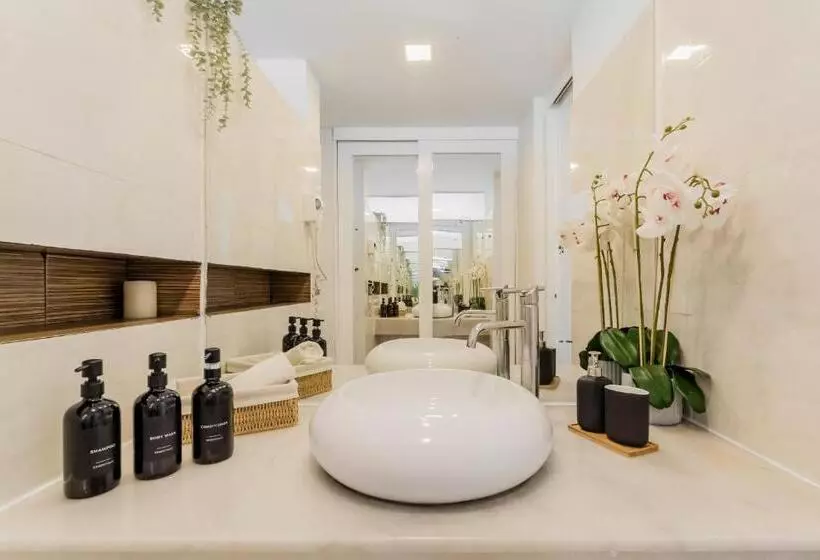The Ocean Vibes Suites By Casa Paraiso
