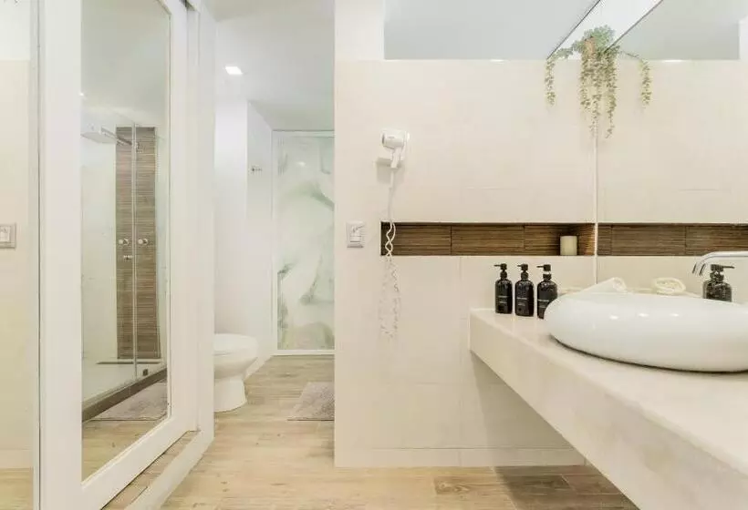 The Ocean Vibes Suites By Casa Paraiso