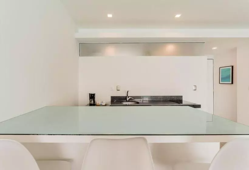 The Ocean Vibes Suites By Casa Paraiso