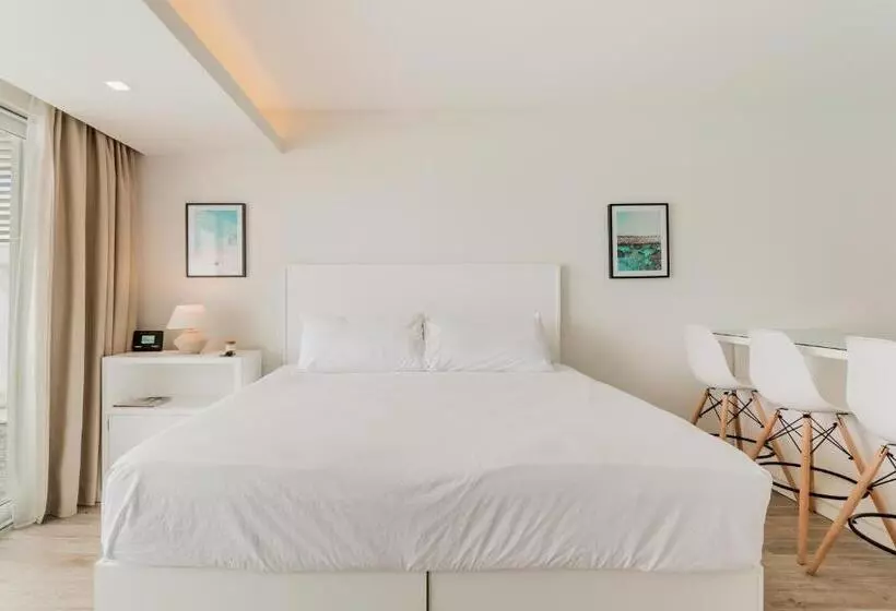 The Ocean Vibes Suites By Casa Paraiso