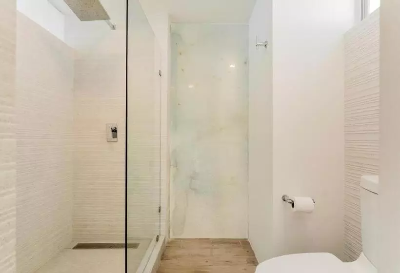 The Ocean Vibes Suites By Casa Paraiso