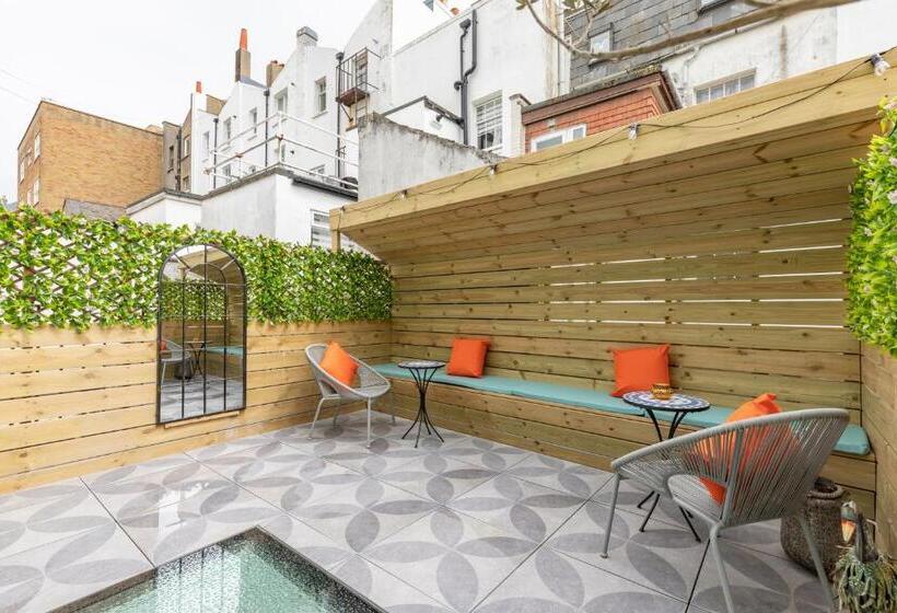 Beautiful Central 3 Bed W/roof Terrace & Parking